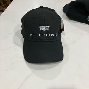 Cadillac "Be iconic" unisex hat (quantity 2)